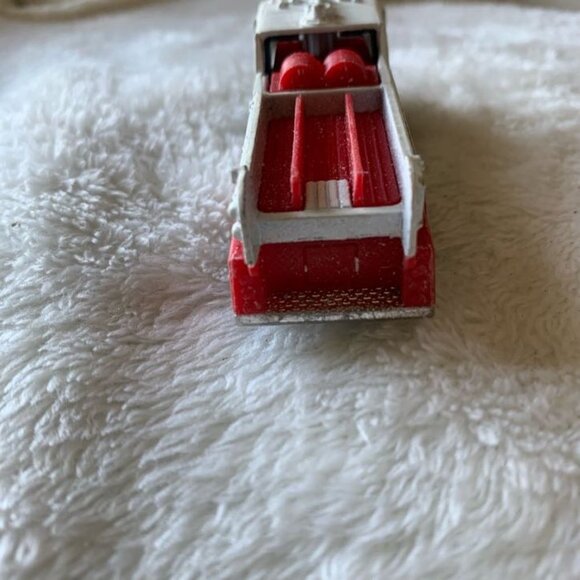 2014 Matchbox 1975 Mack CF Pumper Diecast Fire Truck MB864 - Picture 5 of 7